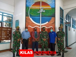 Kokohkan Tali Persaudaraan, Satgas Yonif MR 413 Sambangi Sinode GKI Papua