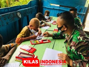 Tingkatkan Minat Belajar, Satgas Yonif 125/Simbisa Ajak Anak-Anak Belajar Bersama