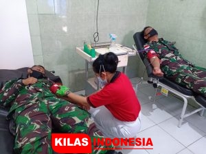 Gerak Cepat Satgas Yonif MR 413 Kostrad Sumbangkan Darah Untuk Ibu Hamil