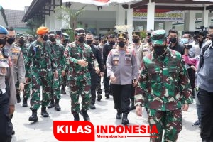 Panglima TNI dan Kapolri Tinjau Pelaksanaan PPKM Skala Mikro di Yogyakarta