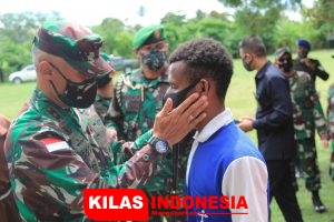 Pangdam XVII/Cenderawasih Berbagi Kasih Dengan Anak Panti Asuhan