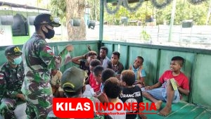 Luangkan Waktu Bermain, Anak Nafri Datangi Pos Satgas 413 Untuk Belajar