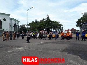 TNI-Polri dan Pemda Way Kanan Lakukan Penyemprotan Disinfektan