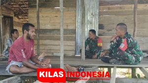 Dansatgas TNI Manunggal Membangun Desa Sambangi Warga Kampung Kombay