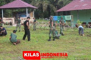 Prajurit TNI Yonif 645 Karya Bakti di Ponpes Quran Hadist Al-Hikam Sambas