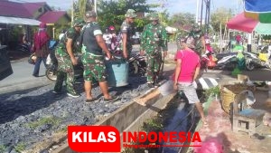 Dandim 1208/Sambas Apresiasi Warga Bantu TNI Bersihkan Lingkungan Pasar