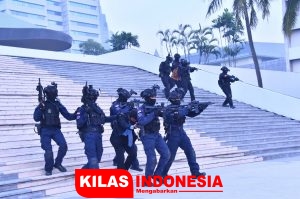 Satgultor TNI Tumpas Aksi Teroris Di Gedung DPR RI