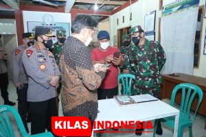 Panglima TNI Tinjau Posko PPKM Mikro di Depok