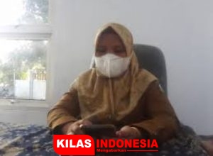 Dinkes Sula Serahkan Data Pengadaan APD ke Pansus DPRD