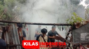 Kebakaran di Cipinang Hanguskan Gudang Barang Rongsokan