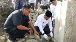 Peletakan Batu Pertama Masjid Al Tarbiyah, Desa Balitata, Bupati Bassam: Mengintegrasikan Ilmu, Iman, Pengabdian.