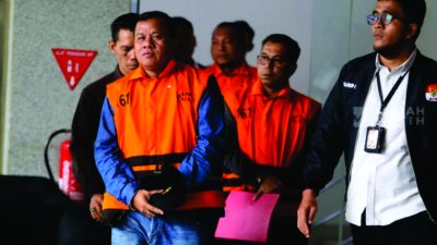 KPK Duga Bupati Kuansing Potong Penghasilan Para Petani
